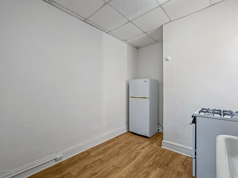 111 W 29th St #3F — Photo 7