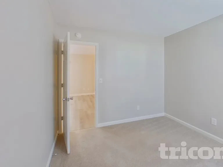 562 Chisolm Way — Photo 11