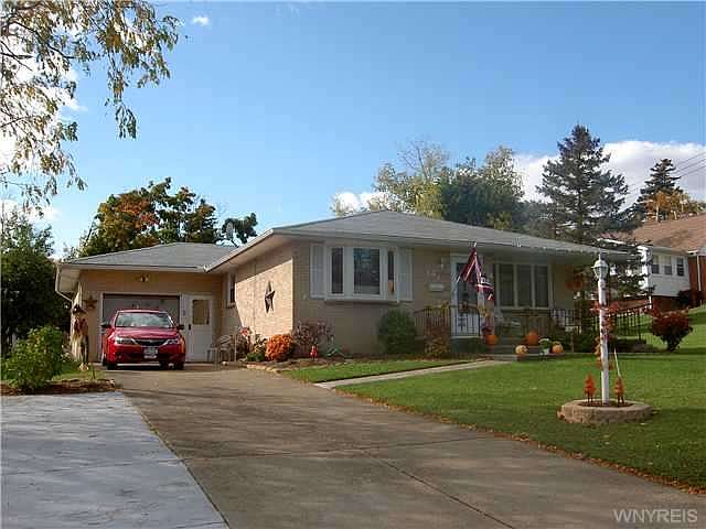 1st image of 14 Avon Dr