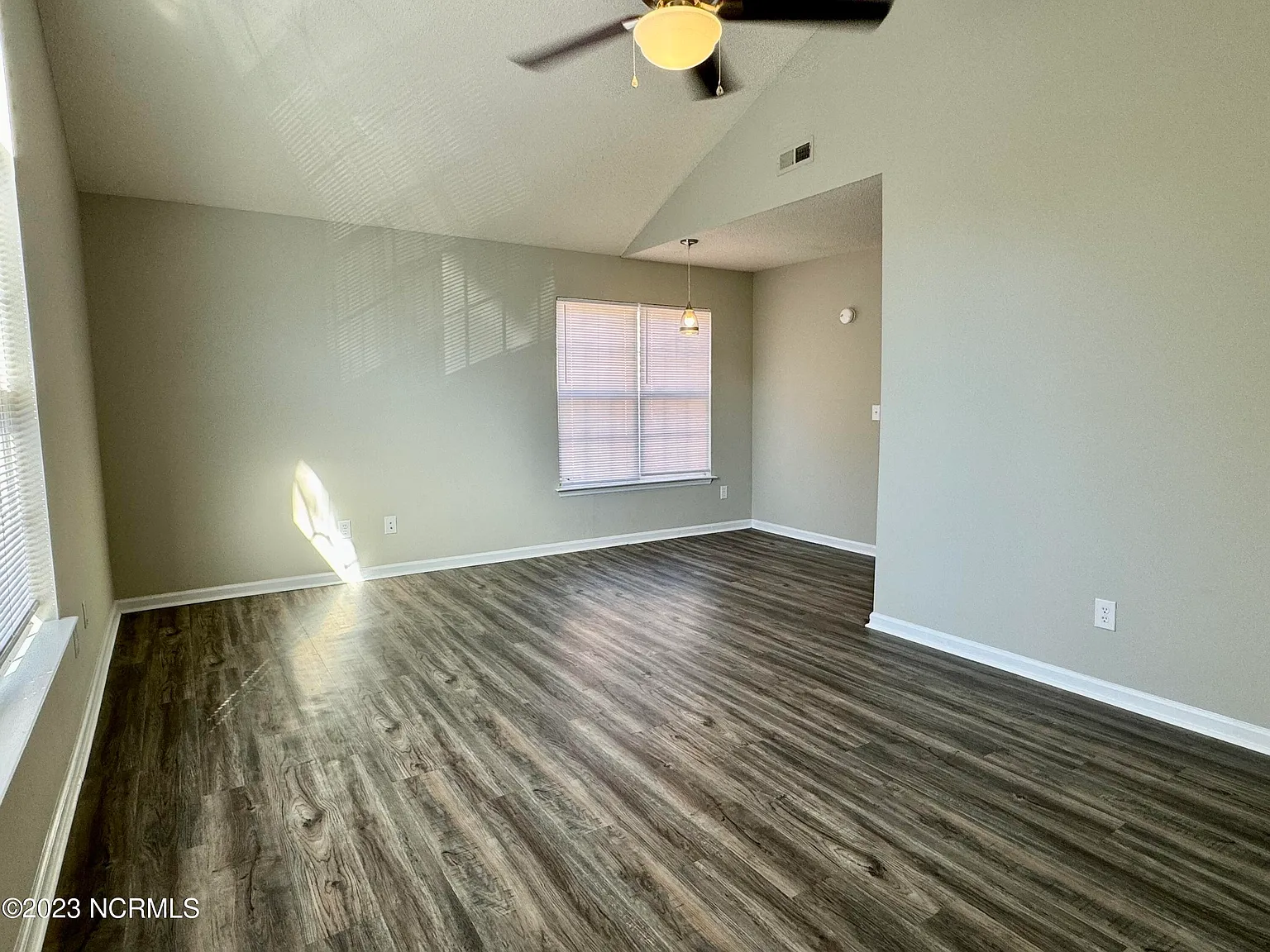 1247 Westpointe Dr — Photo 4