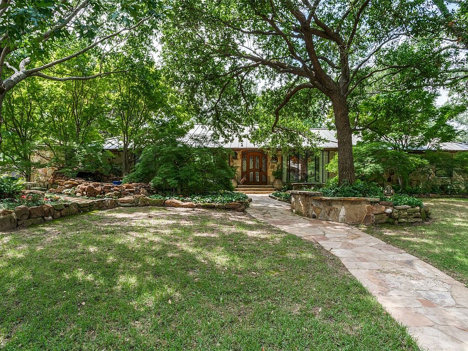 1st image of 4038 Courtshire Dr