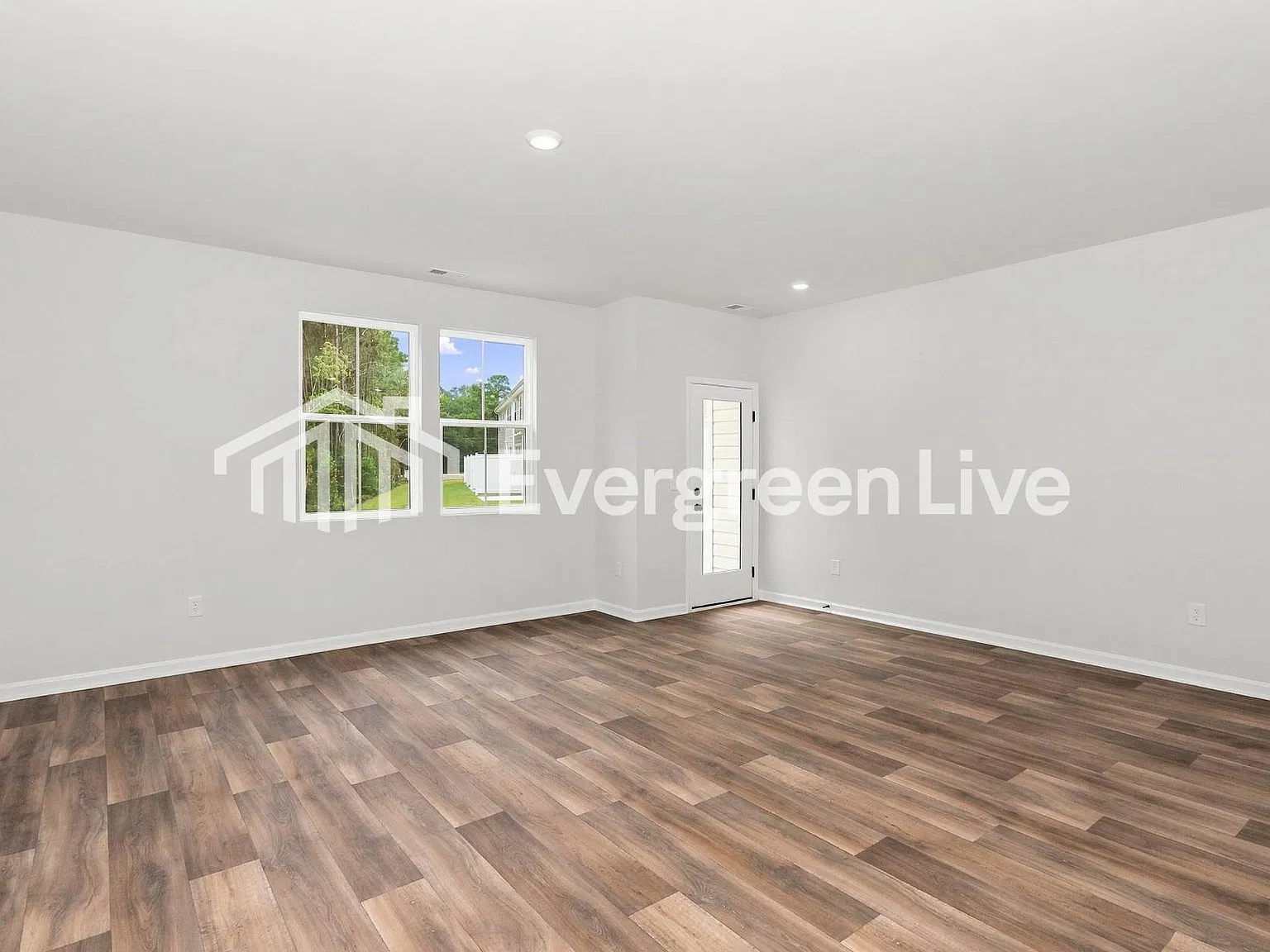 3 bed, 2.5 bath, 1905 sqft, $1,850 — Photo 2