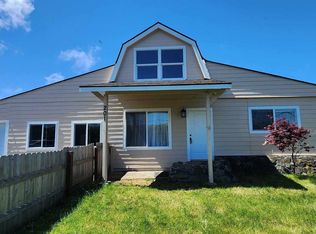 201 Lakeview Dr, Crescent City, CA 95531