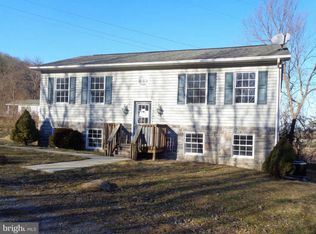 63 Noble Ln, Berkeley Springs, WV 25411