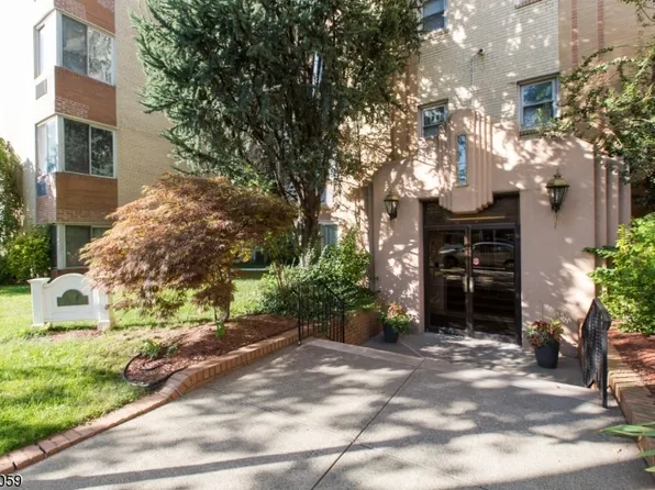 19 Lyons Ave #404, Newark City, NJ 07112