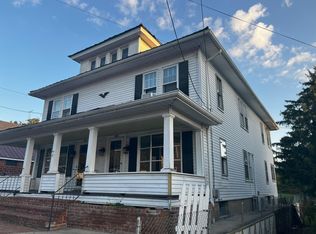 808 W John St, Martinsburg, WV