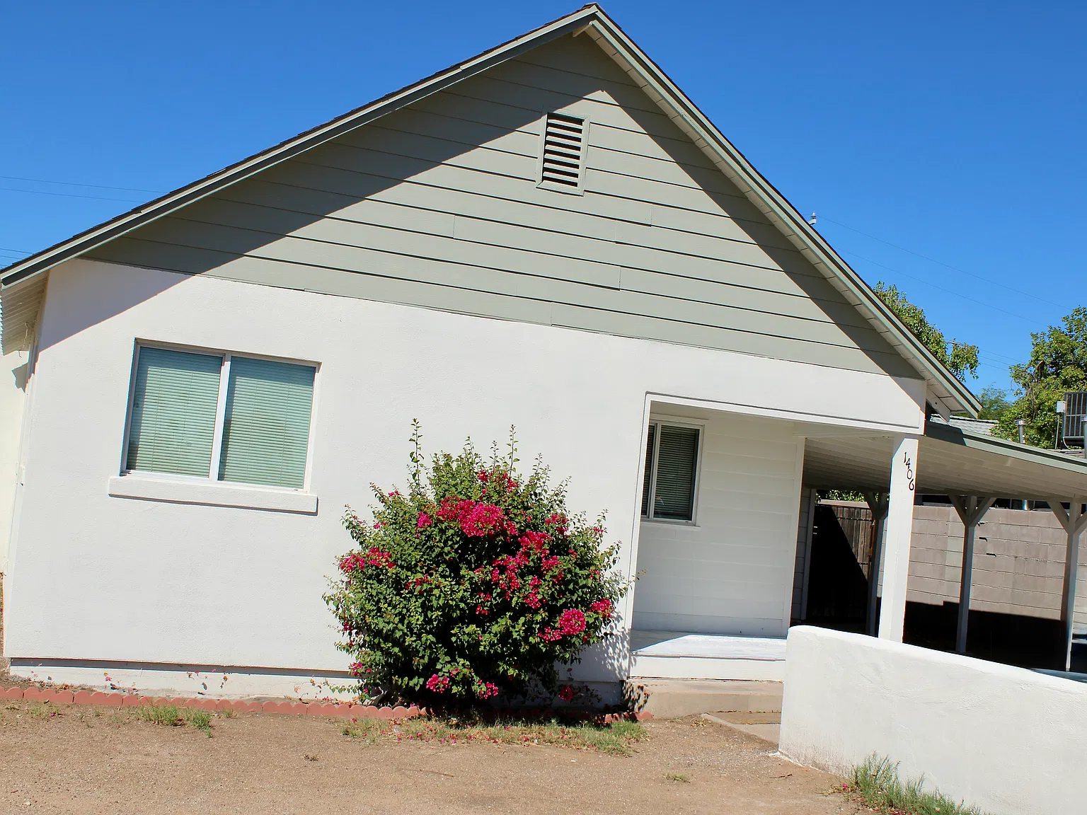 2 bed, 780 sqft, $1,800 — Photo 1