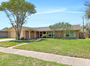 450 Poenisch Dr, Corpus Christi, TX 78412