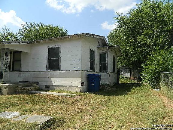 5th image of 2423 Waverly Ave