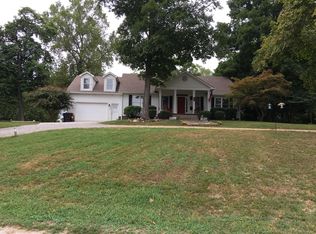 890 Ridgeview Ln, Columbia, TN 38401