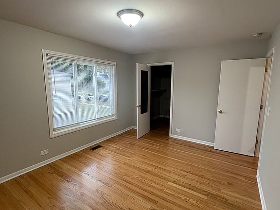 5th image of 1462 Quaker Ln #D