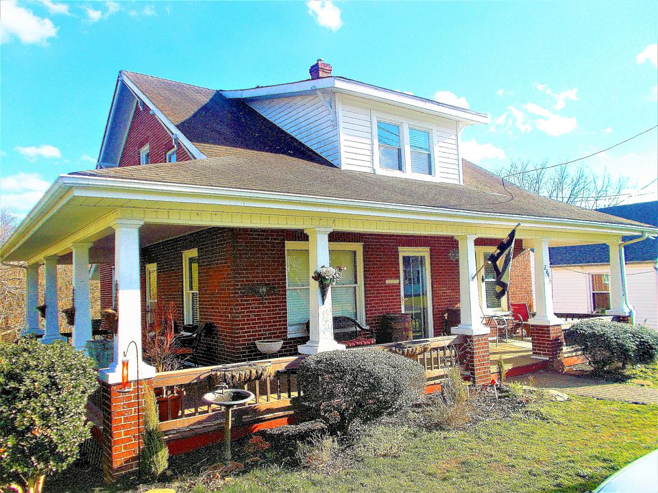1st image of 2653 Dell Ave NE