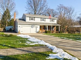 27280 Benwood Cir, North Olmsted, OH 44070