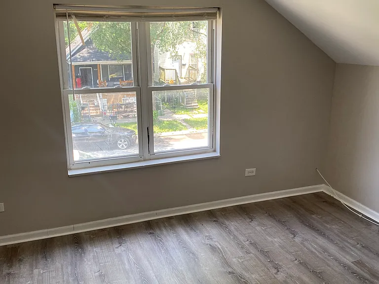 11516 S Yale Ave — Photo 9