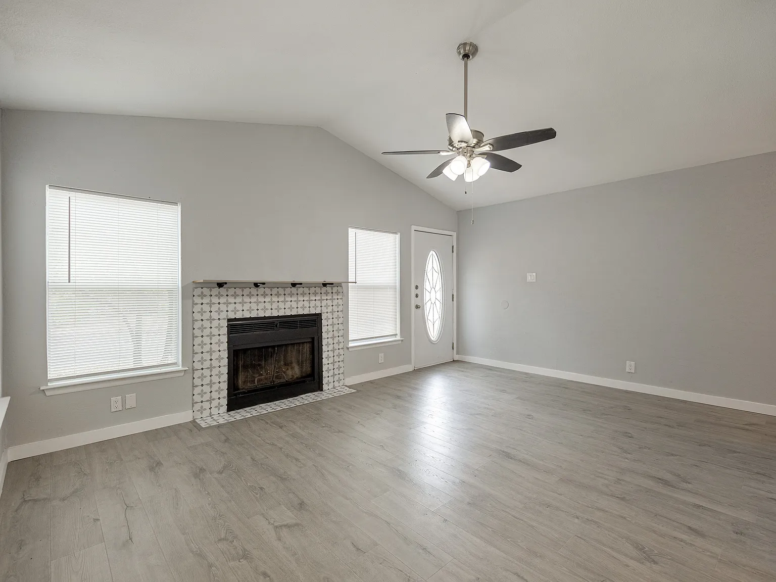 3 bed, 955 sqft, $1,400 — Photo 4
