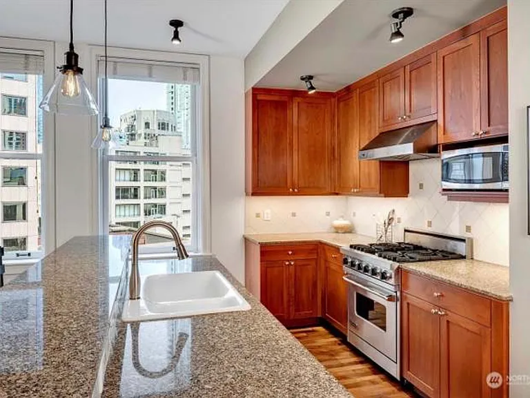 1500 4th Ave #702 — Photo 8