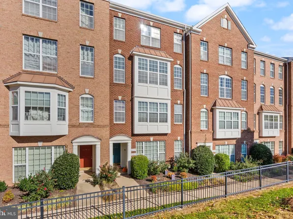 6319 Iris Meadow Ln, Haymarket, VA 20169