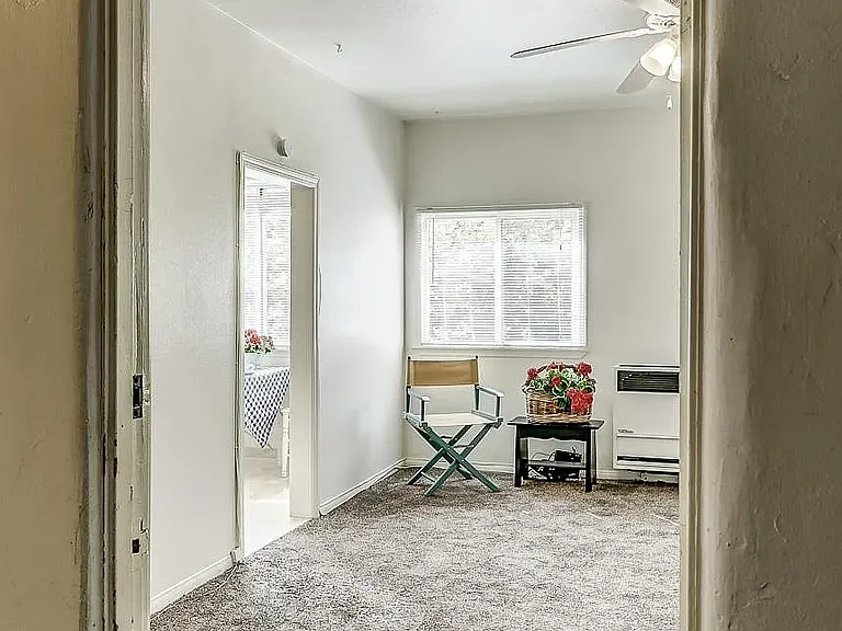 331 Cajon St #I — Photo 10
