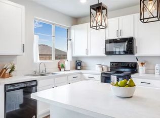 913 Billups Dr, Van Alstyne, TX 75495