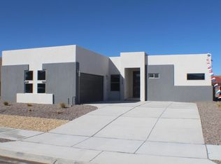 1069 Iron Hill Ave, Santa Teresa, NM 88008