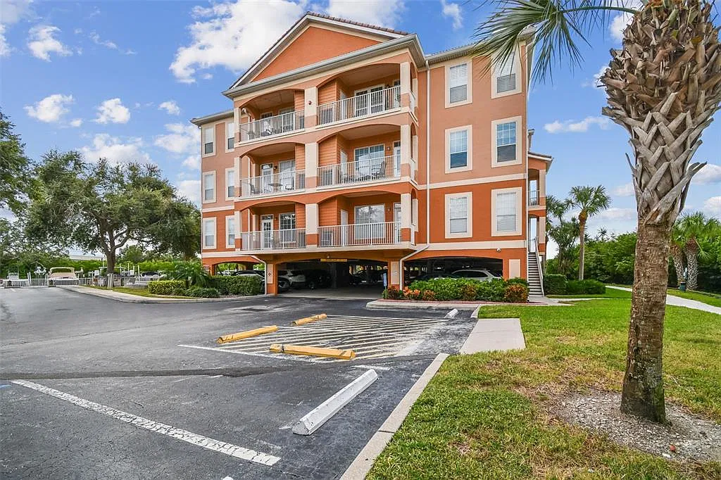 1 bed, 1.0 bath, 654 sqft, $2,300 — Photo 3