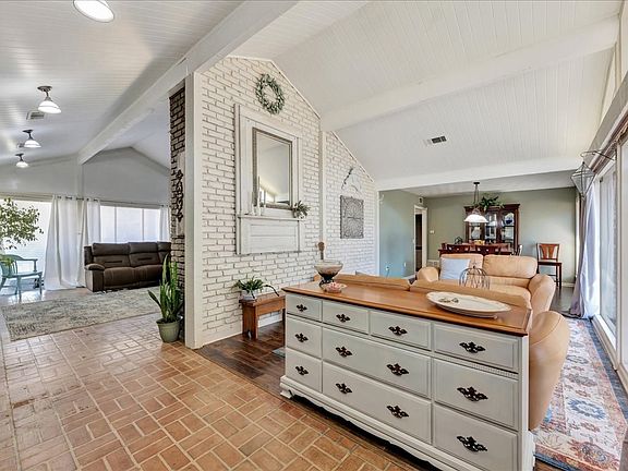 5th image of 1304 Brookwood Pl