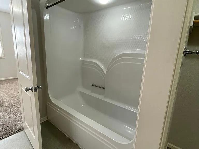 2100 Cherry Hill Dr — Photo 12