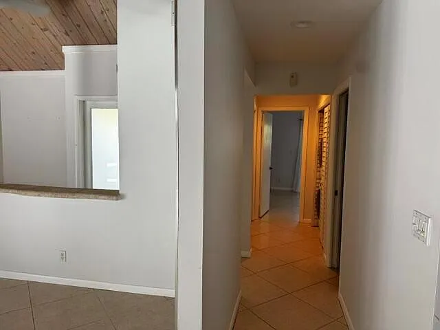 112 E Coral Fish Ln — Photo 4