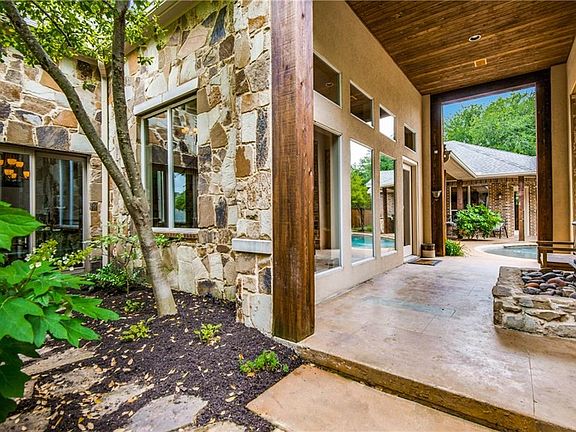 3rd image of 6905 Shoreview Dr