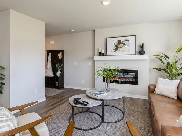 8917 N 167th St, Bennington, NE 68007