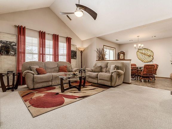 5th image of 7806 Meadowlark Ln S