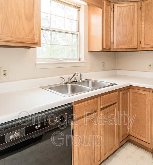 6770 Charles Dr — Photo 14