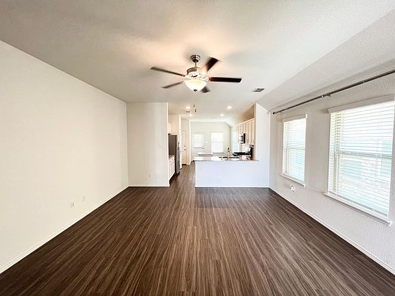 5th image of 5833 Wake Robin Dr