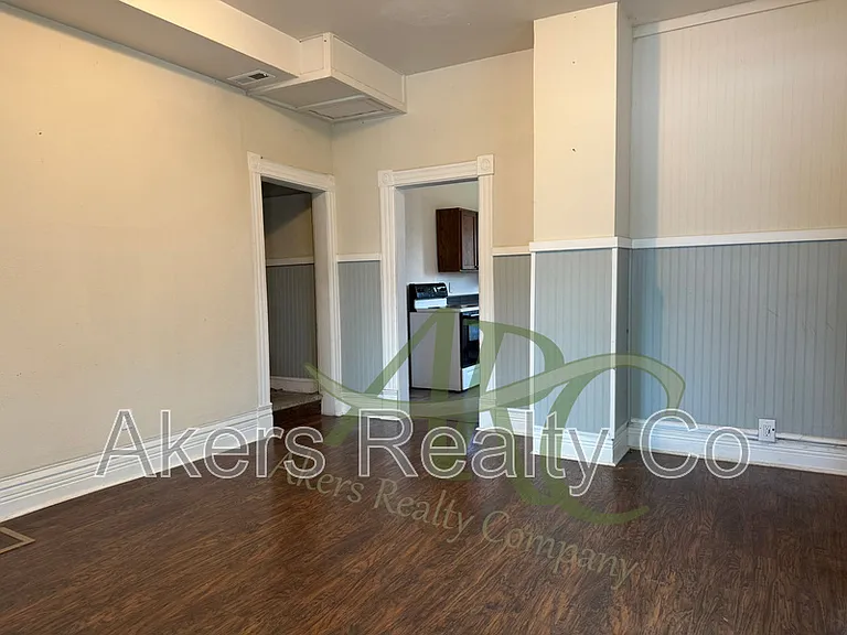 518 W 9th St — Photo 8