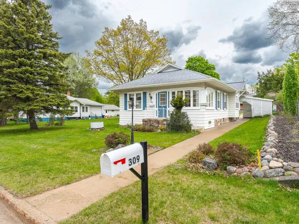 309 2nd St N, Eagle River, WI 54521