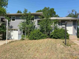 1733 Cruz Dr, Rapid City, SD 57702