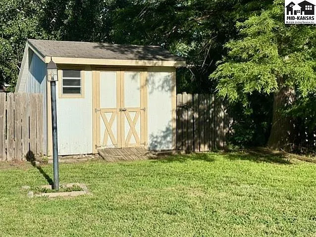 3102 Princeton Dr — Photo 16