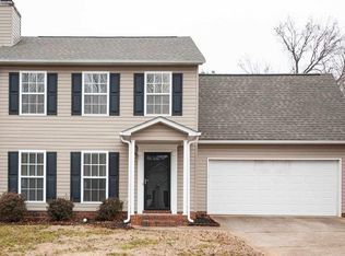 610 Riverside Chase Cir, Greer, SC 29650