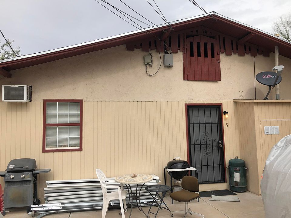 1st image of 638 E 1st St APT 1