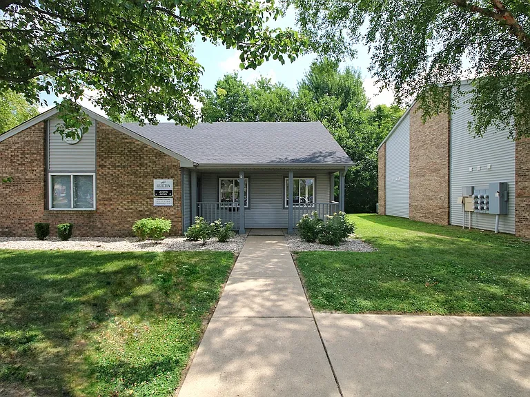 Hazelton Apartments — Photo 1