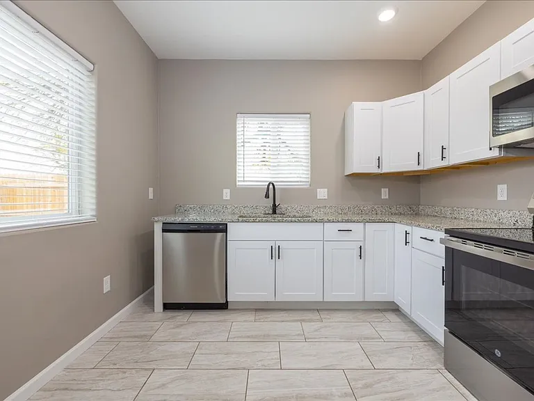 512 N Cherokee Ave #2 — Photo 10