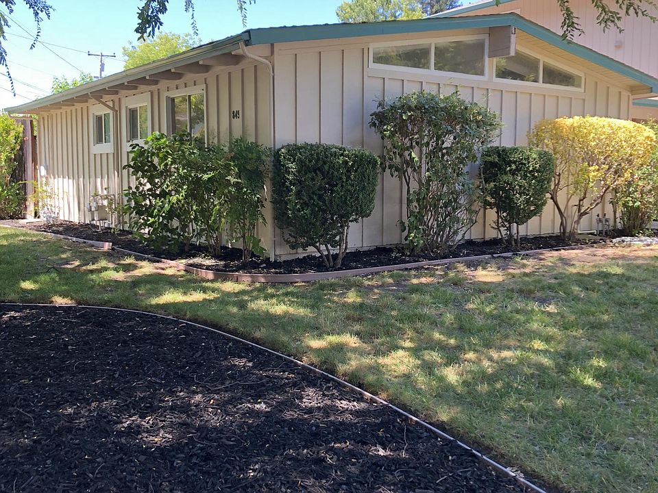 1st image of 849 Oakwood Dr