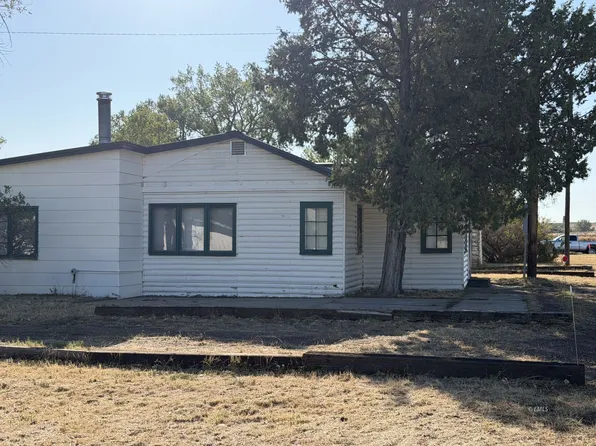 310 W Wilson St, Broadus, MT 59317