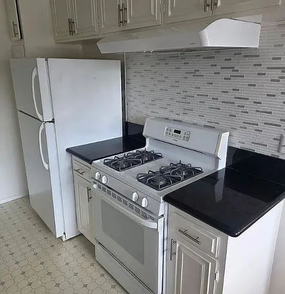 1237 Amherst Ave #7 — Photo 6