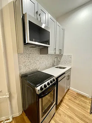 Rented by J PRESTON AND ASSOCIATES INC | media 13