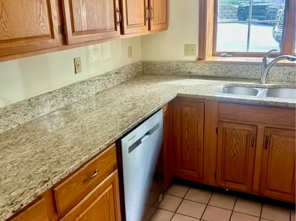15 George St APT 30, Griswold, CT 06351