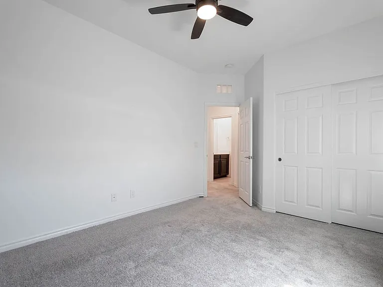7126 Calvert Cliffs St — Photo 37