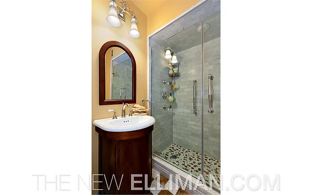 Sold by Douglas Elliman | media 21