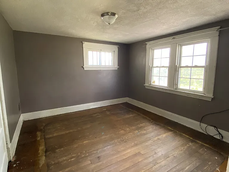 523 New Castle Ave — Photo 3