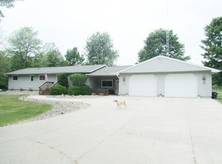 18160 Lakefield Rd, Merrill, MI 48637
